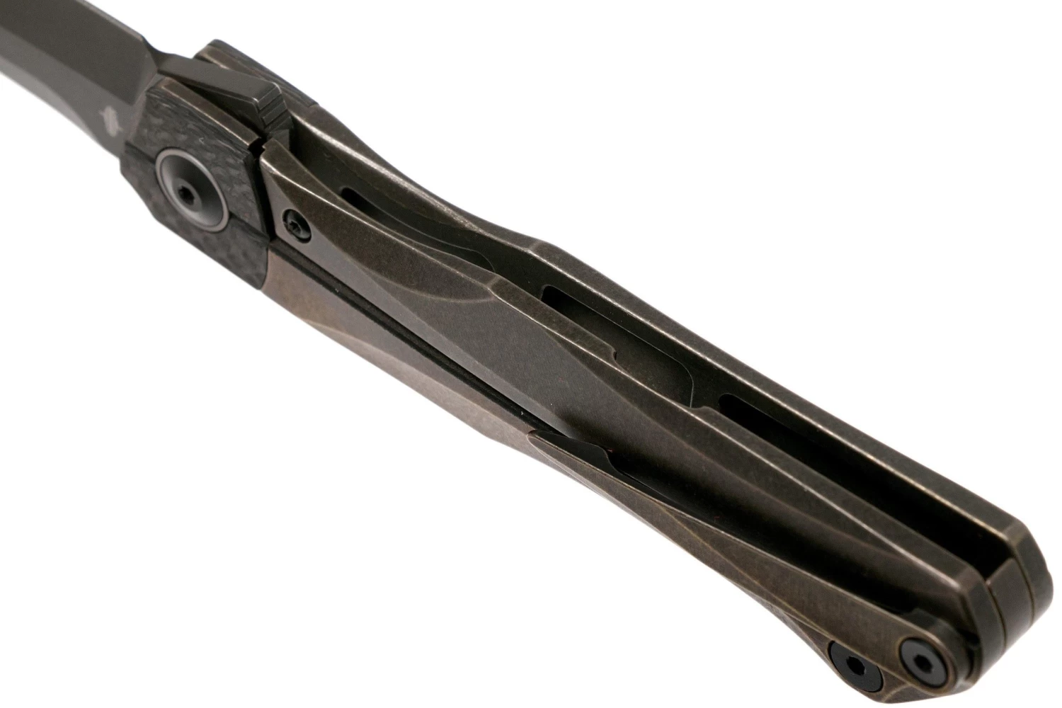 Bestech Thyra BT2106C Bronze Stonewashed Titanium, Carbon Fibre Bolster, Blackwashed Navaja, Diseño Kombou 6 Bestech Thyra BT2106C Bronze Stonewashed Titanium, Carbon Fibre Bolster, Blackwashed Navaja, Diseño Kombou - Imagen 4